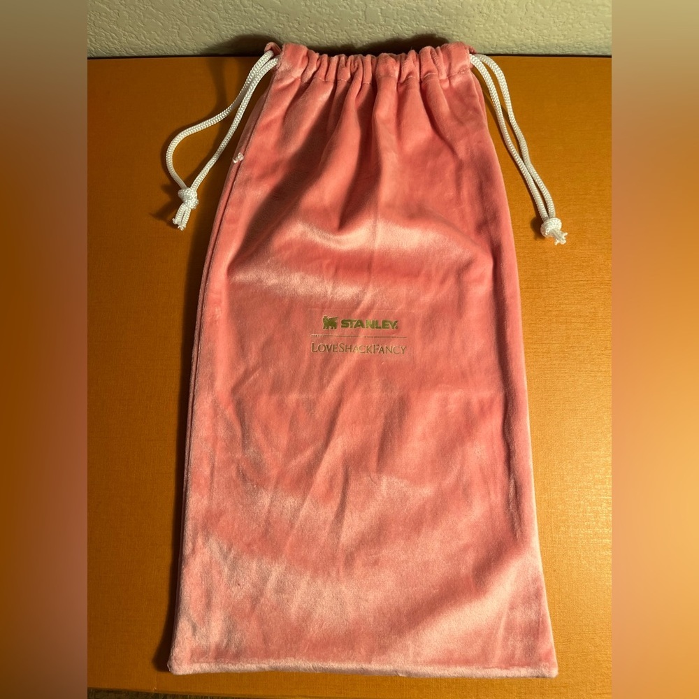 STANLEY 🎀 LOVESHACK FANCY 🎀 velvet dust bag for your Stanley cup !